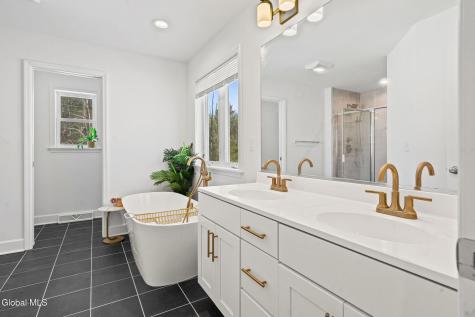 21 Bergen Place Niskayuna NY 12309