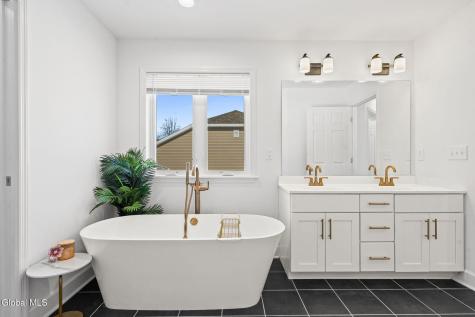 21 Bergen Place Niskayuna NY 12309