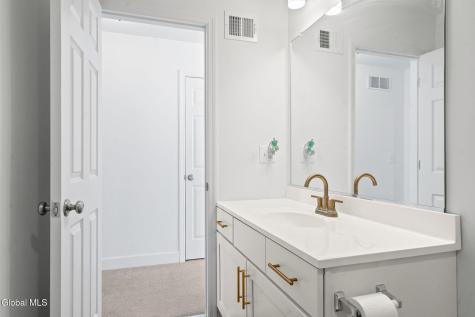21 Bergen Place Niskayuna NY 12309
