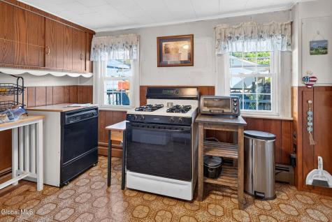 578 6th Avenue Troy NY 12182