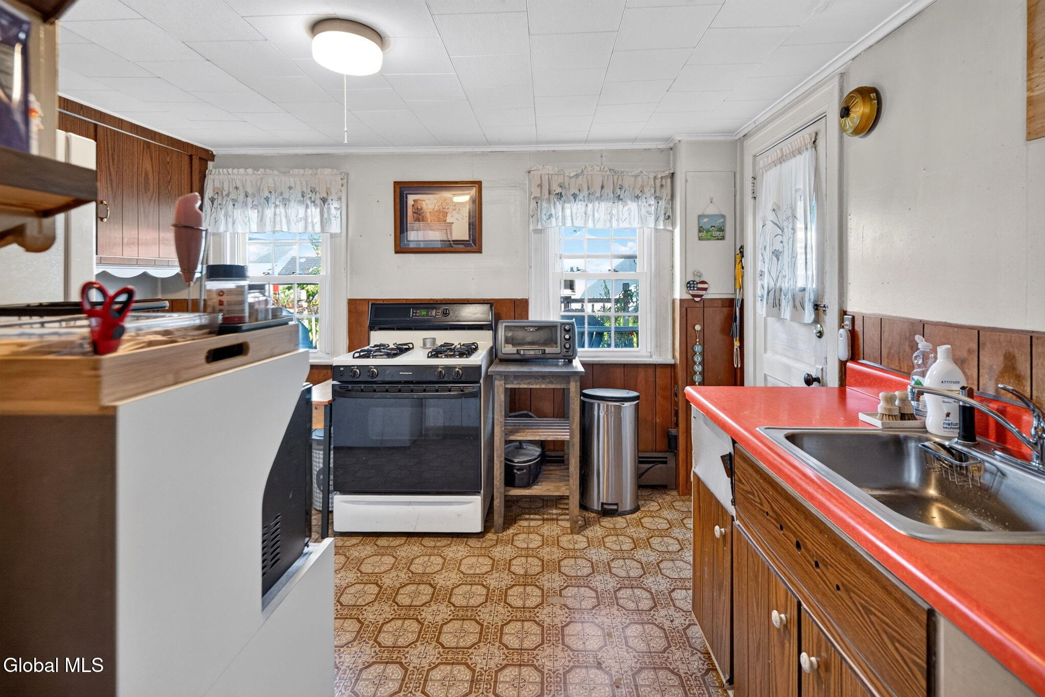 578 6th Avenue Troy NY 12182