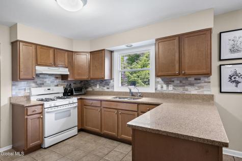 23 Bennett Terrace Delmar NY 12054