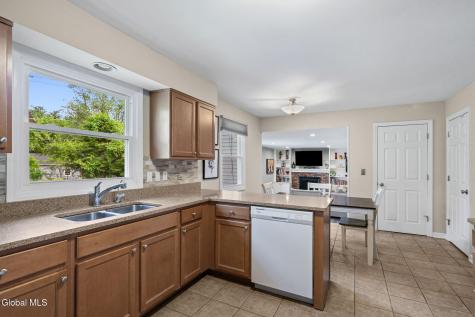 23 Bennett Terrace Delmar NY 12054