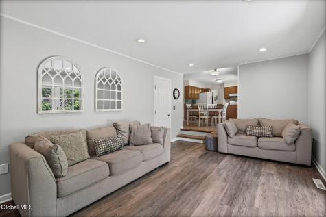 23 Bennett Terrace Delmar NY 12054