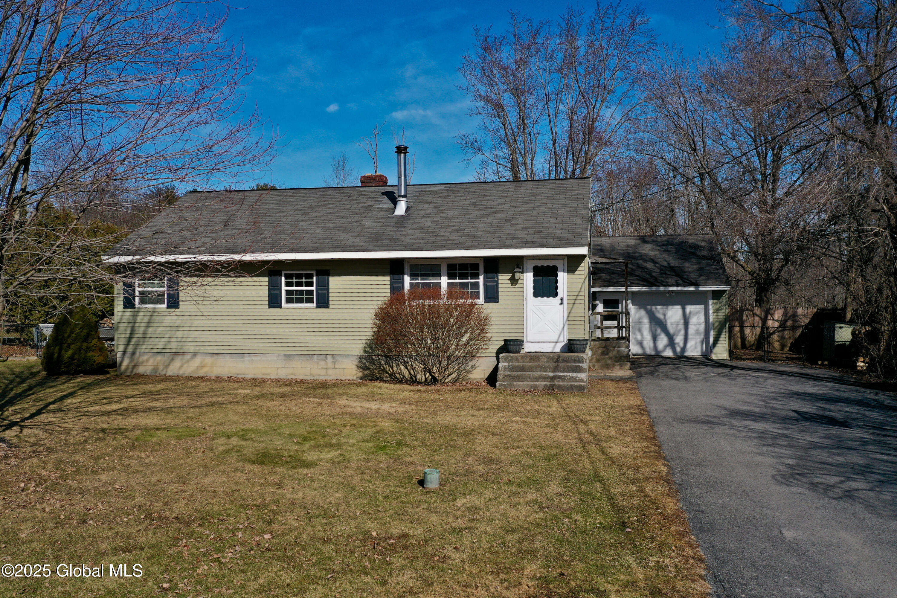 4 Lenann Drive Altamont NY 12009