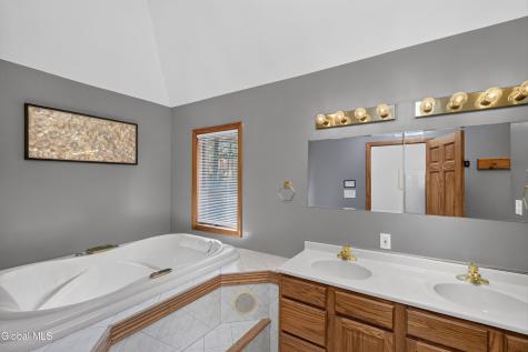 101 King Road Saratoga Springs NY 12866