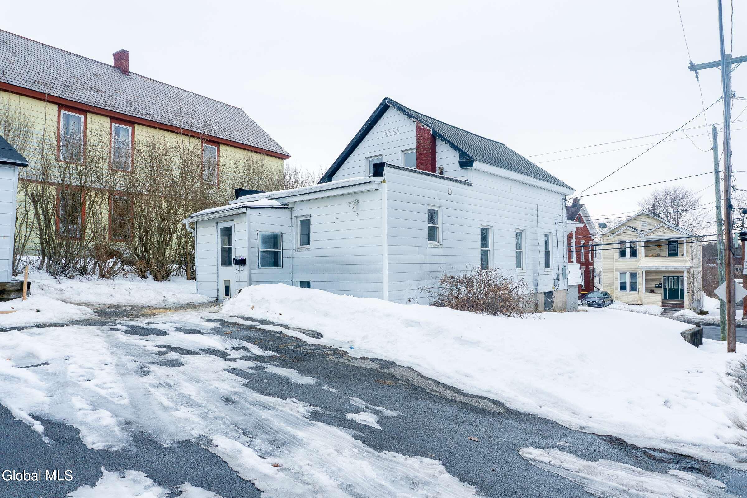 142 Saratoga Avenue Mechanicville NY 12118