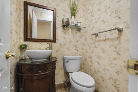 51 Aspen Circle Albany NY 12208