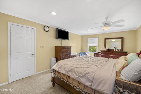 51 Aspen Circle Albany NY 12208