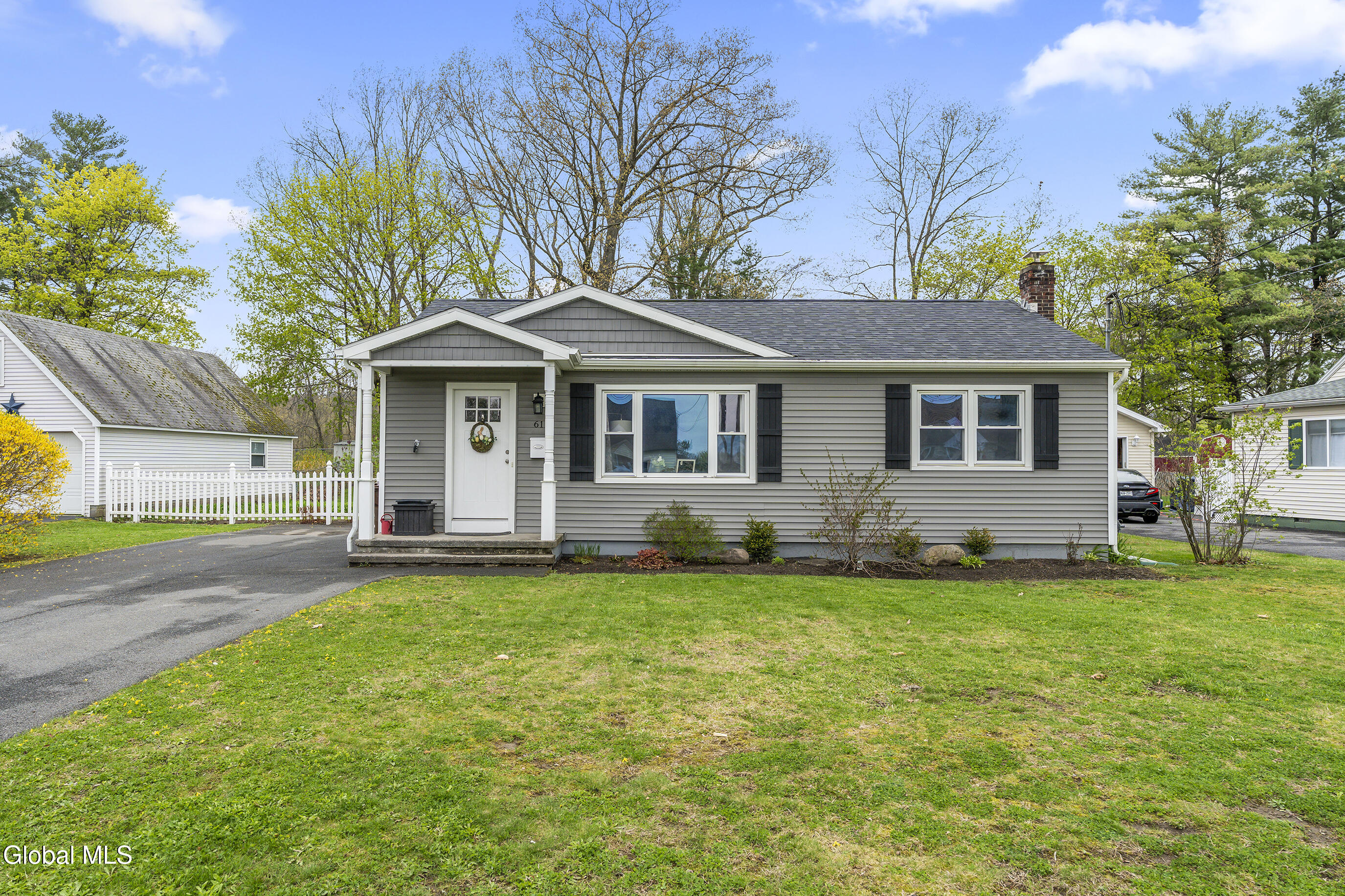 61 Woodlawn Drive Ravena NY 12143