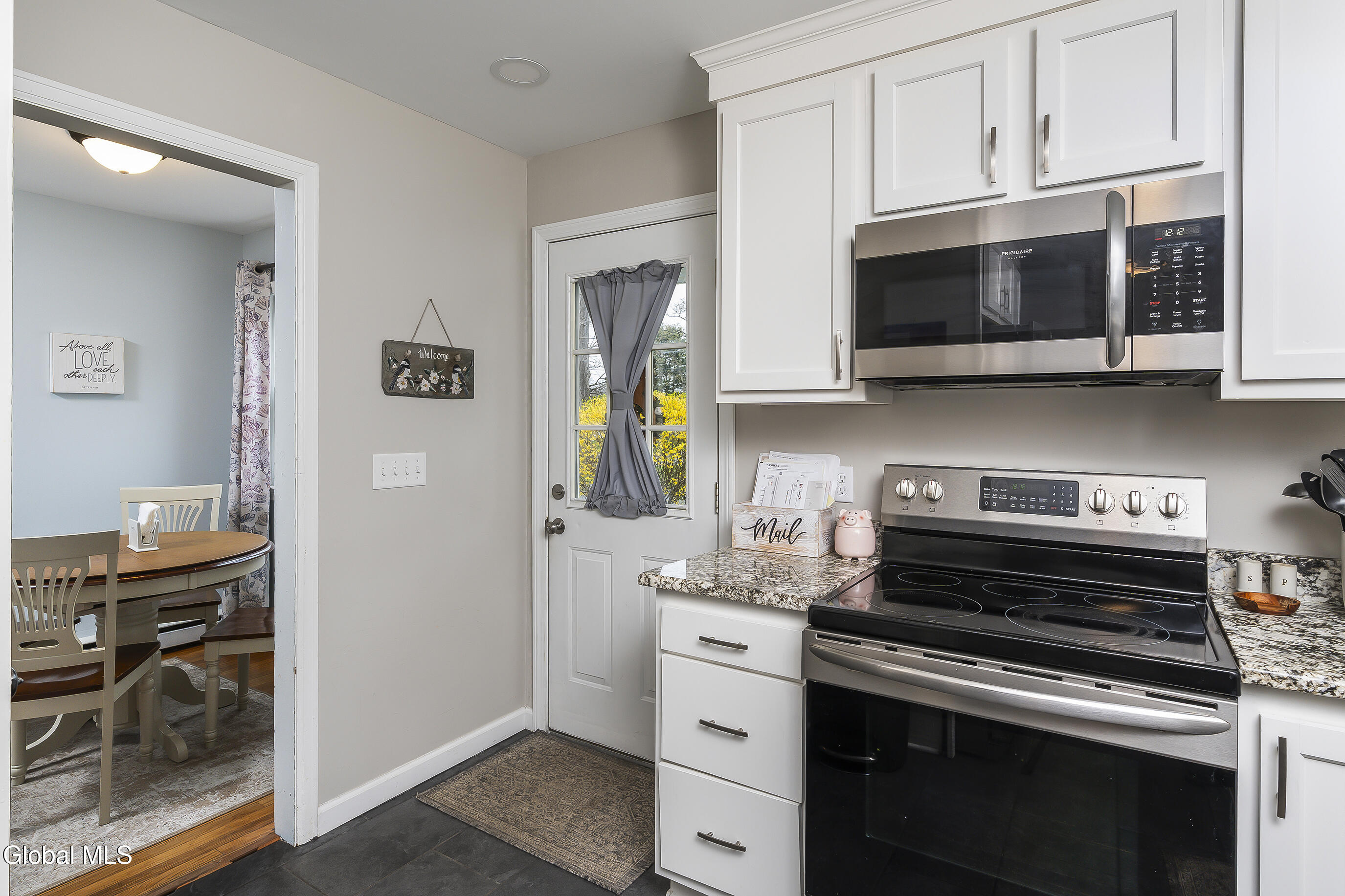 61 Woodlawn Drive Ravena NY 12143