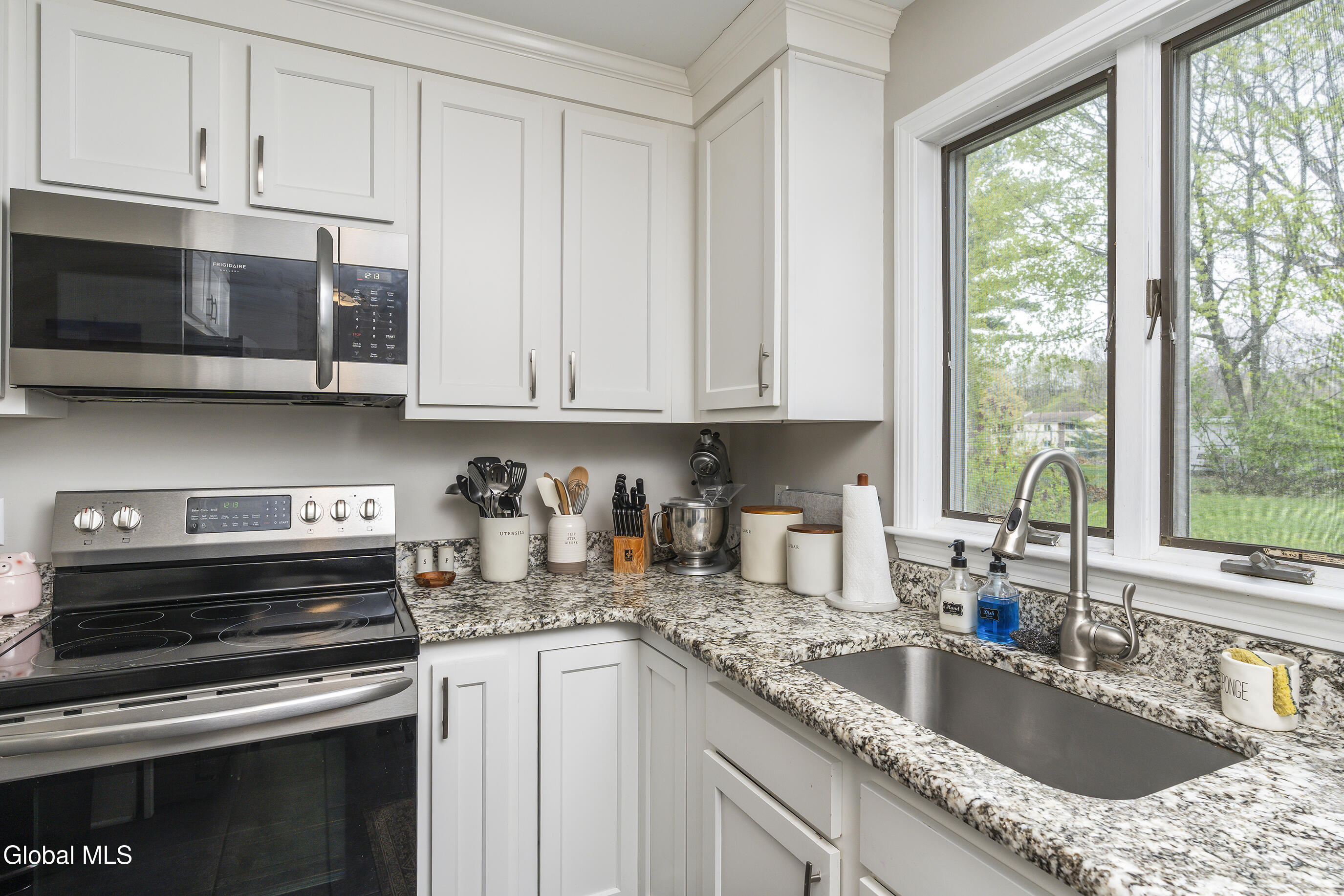 61 Woodlawn Drive Ravena NY 12143