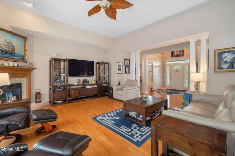 18 Willis Way Malta NY 12020