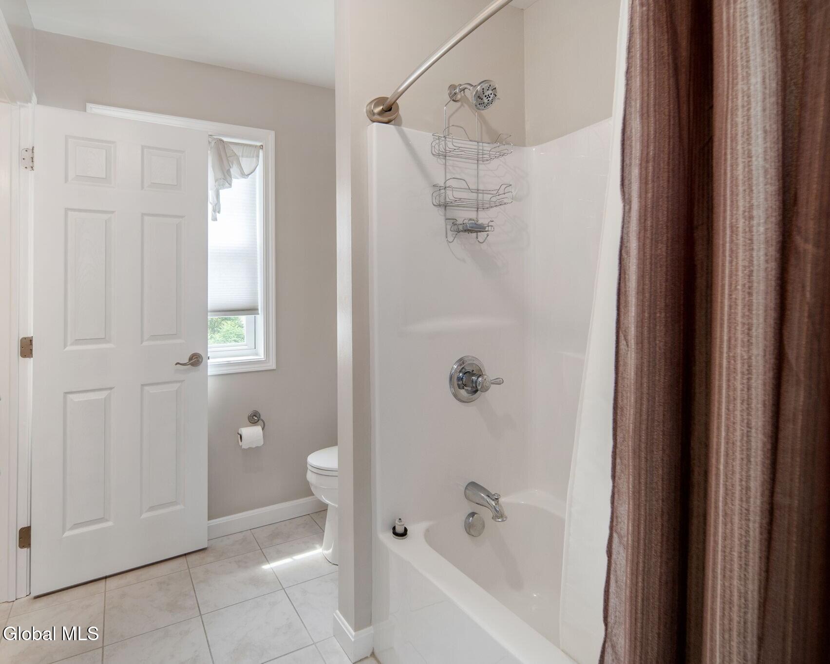 18 Willis Way Malta NY 12020