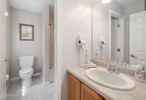 18 Willis Way Malta NY 12020