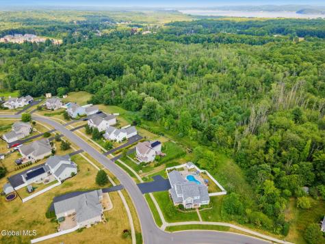 18 Willis Way Malta NY 12020