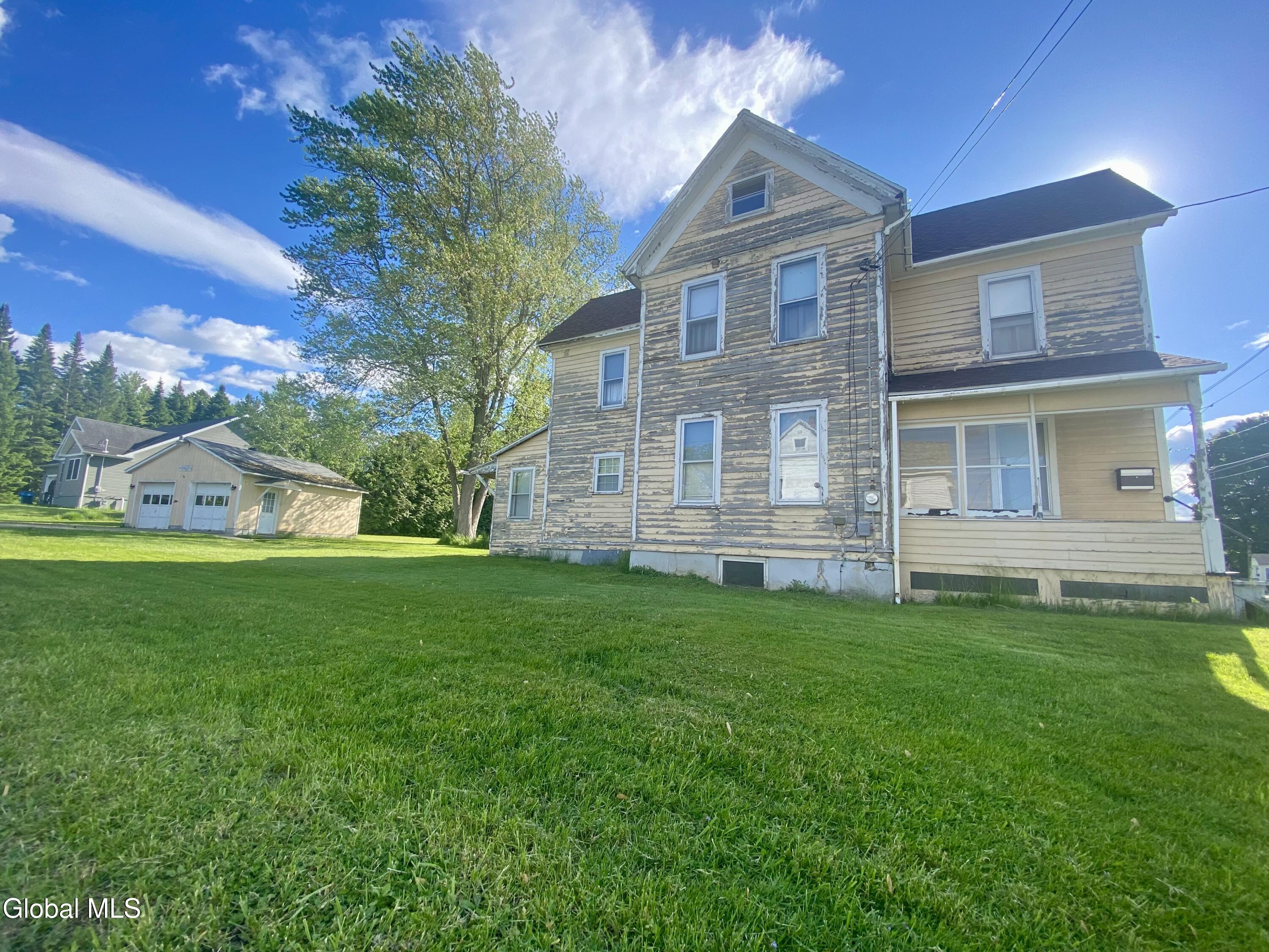 114 E Fourth Avenue Johnstown NY 12095
