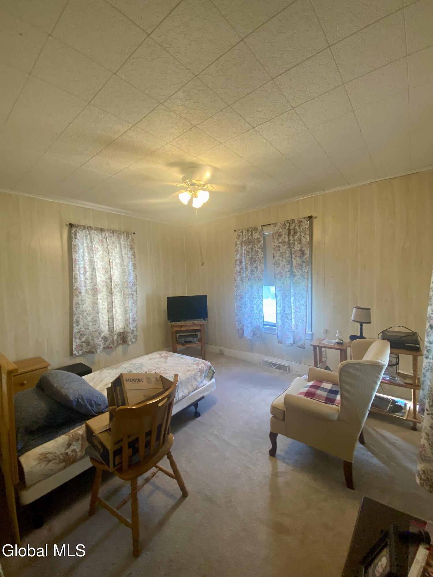 114 E Fourth Avenue Johnstown NY 12095