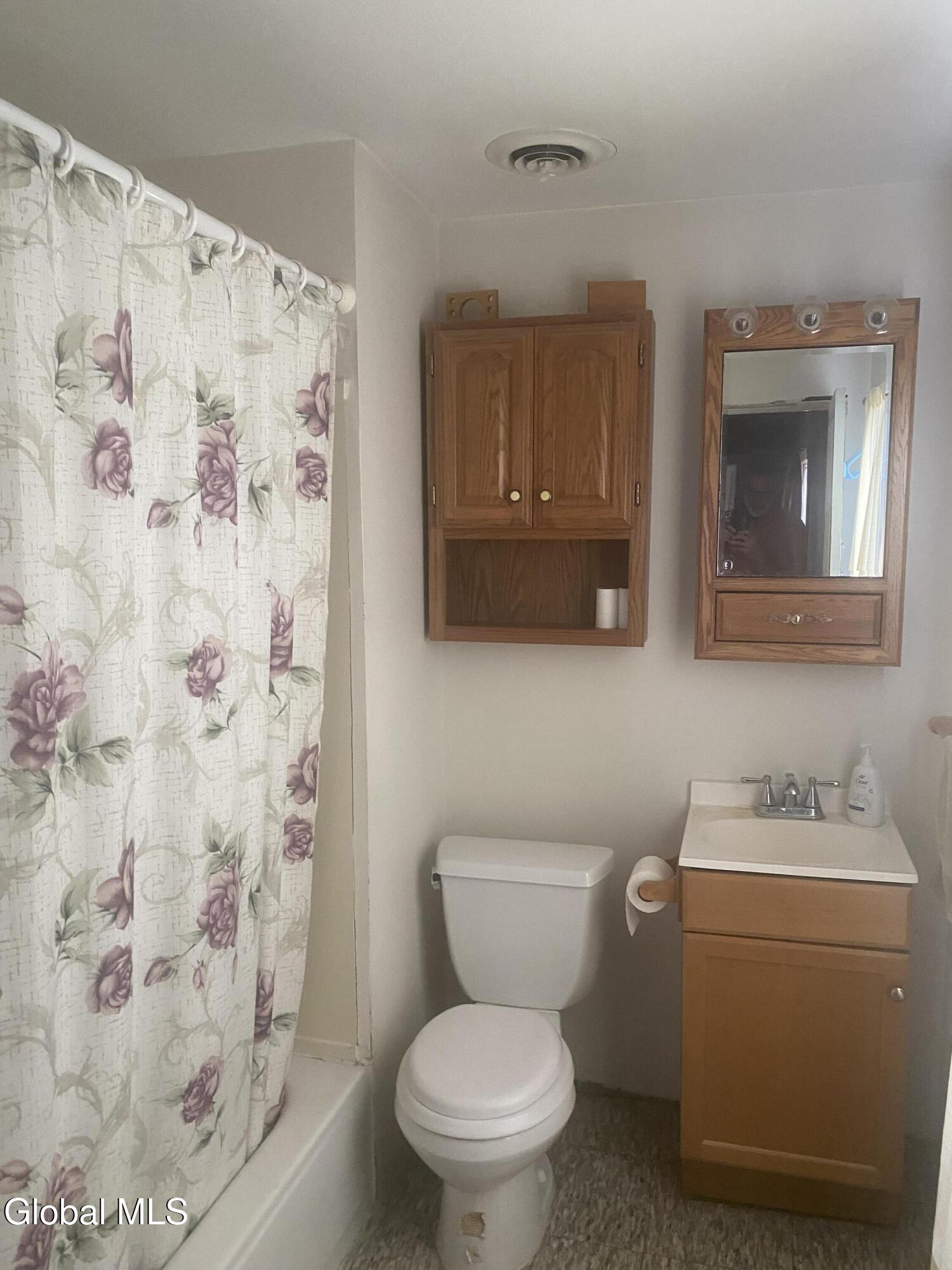 114 E Fourth Avenue Johnstown NY 12095