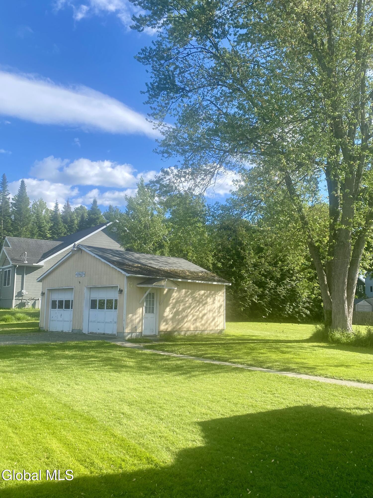 114 E Fourth Avenue Johnstown NY 12095