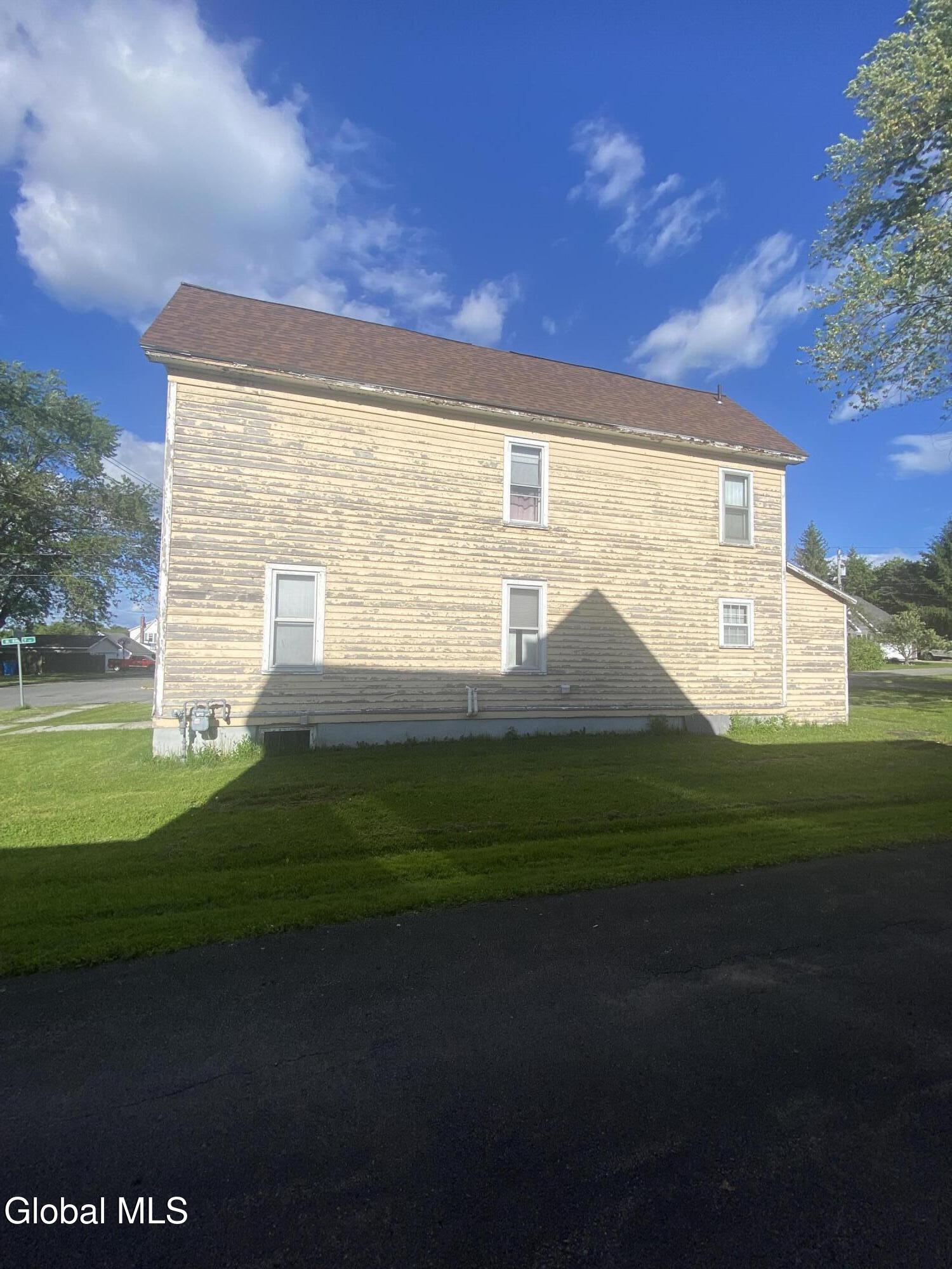 114 E Fourth Avenue Johnstown NY 12095