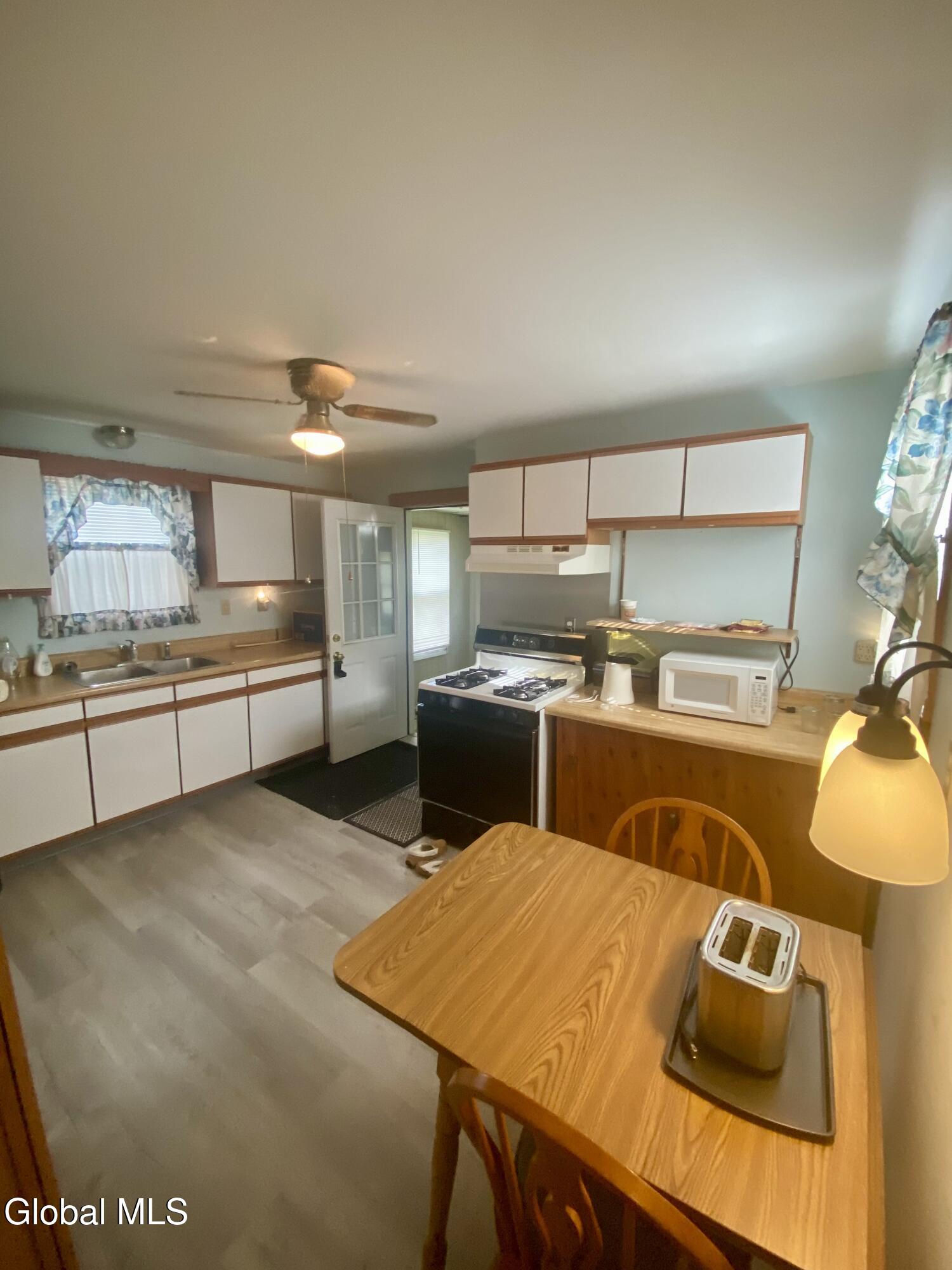114 E Fourth Avenue Johnstown NY 12095