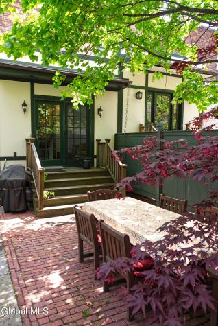 63 S Lake Avenue Albany NY 12203