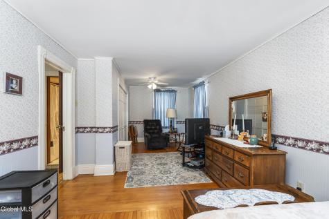 22 Heatherington Street Scotia NY 12302