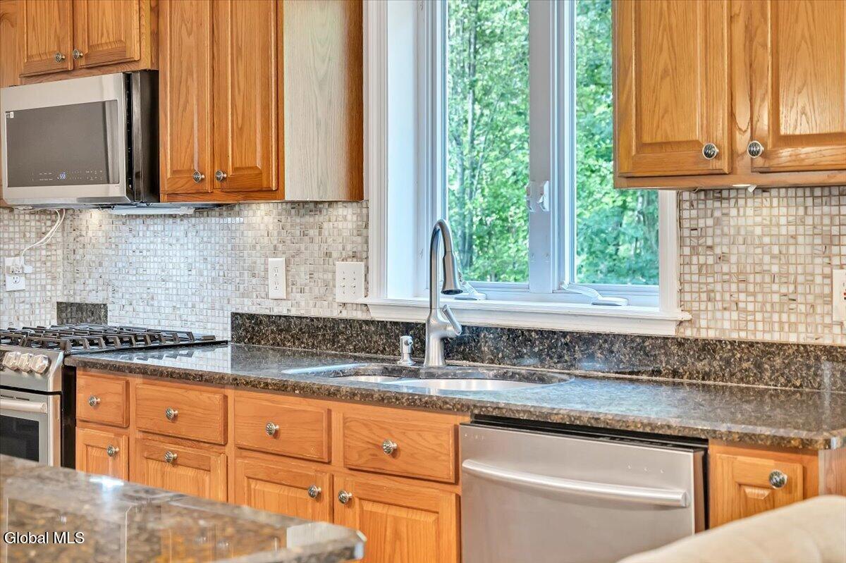 108 Hasgate Drive Delmar NY 12054