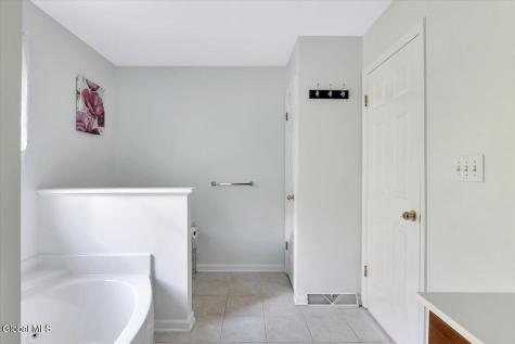 108 Hasgate Drive Delmar NY 12054