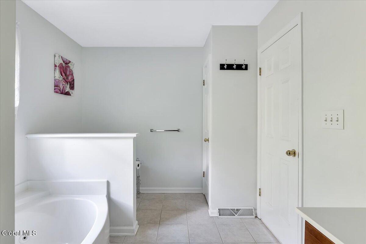 108 Hasgate Drive Delmar NY 12054