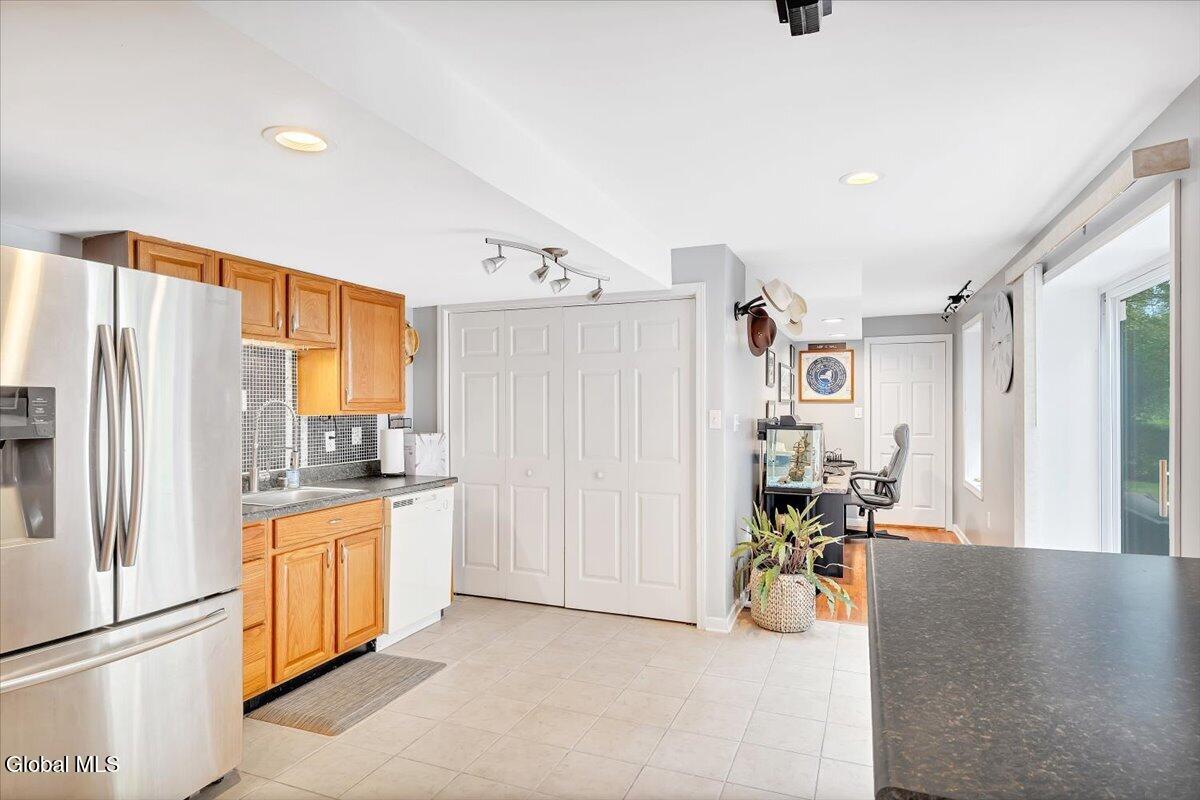 108 Hasgate Drive Delmar NY 12054