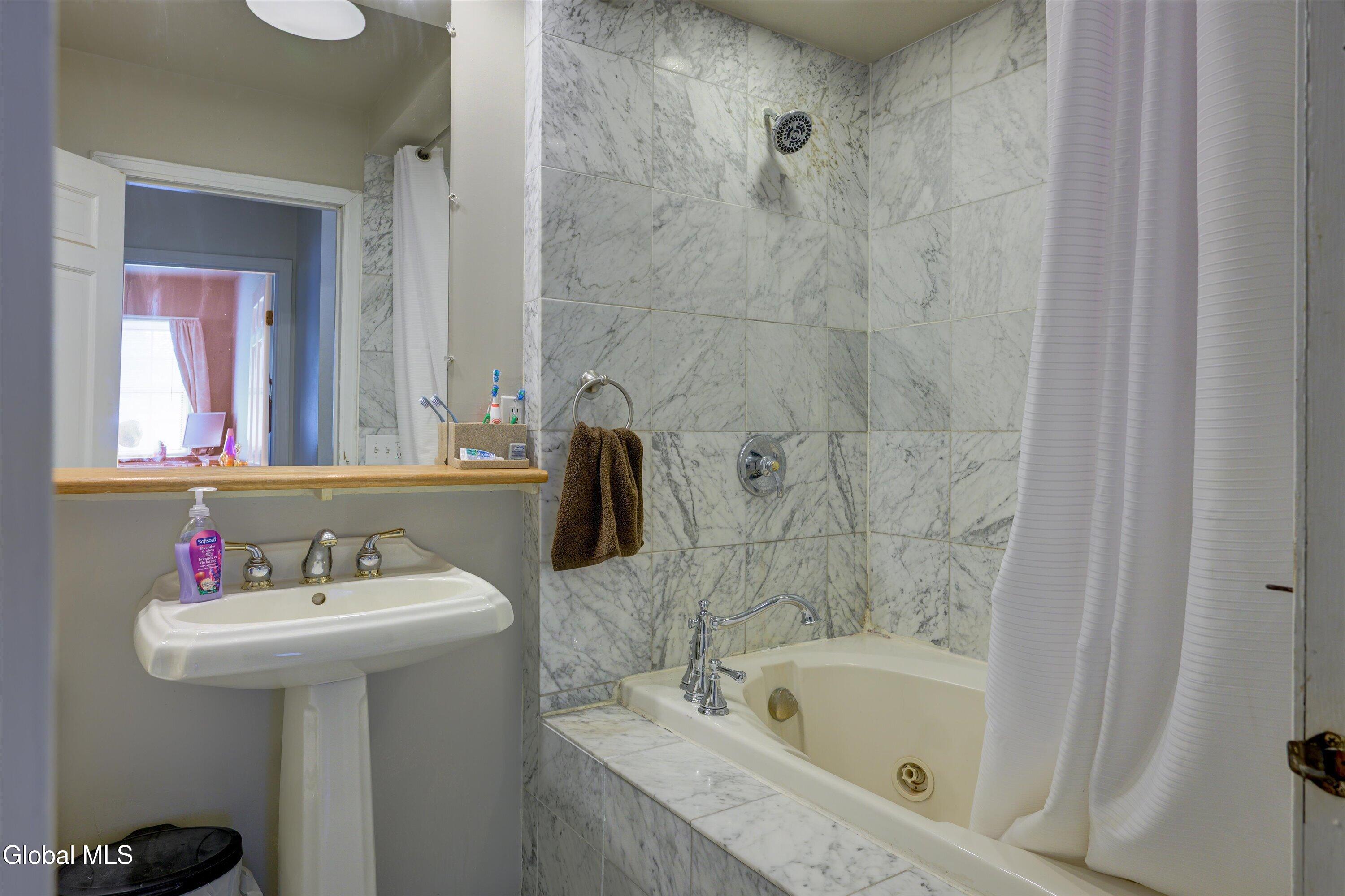 22 Bri-lan Avenue East Greenbush NY 12061