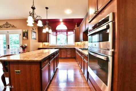 14 Foxhound Circle Mechanicville NY 12118