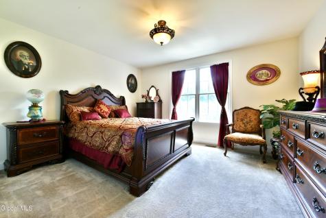 14 Foxhound Circle Mechanicville NY 12118