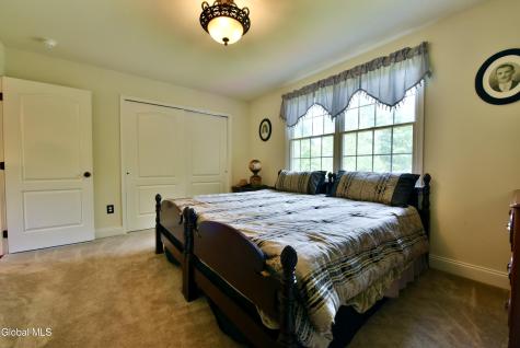 14 Foxhound Circle Mechanicville NY 12118