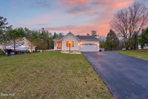 16 Glenview Drive Scotia NY 12302