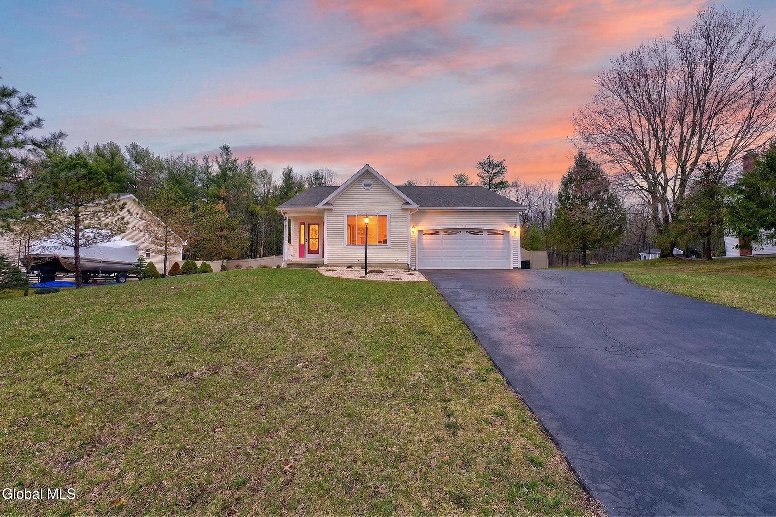 16 Glenview Drive Scotia NY 12302