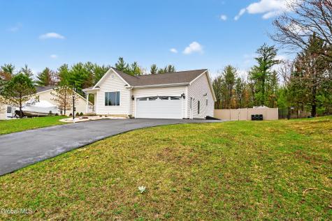 16 Glenview Drive Scotia NY 12302