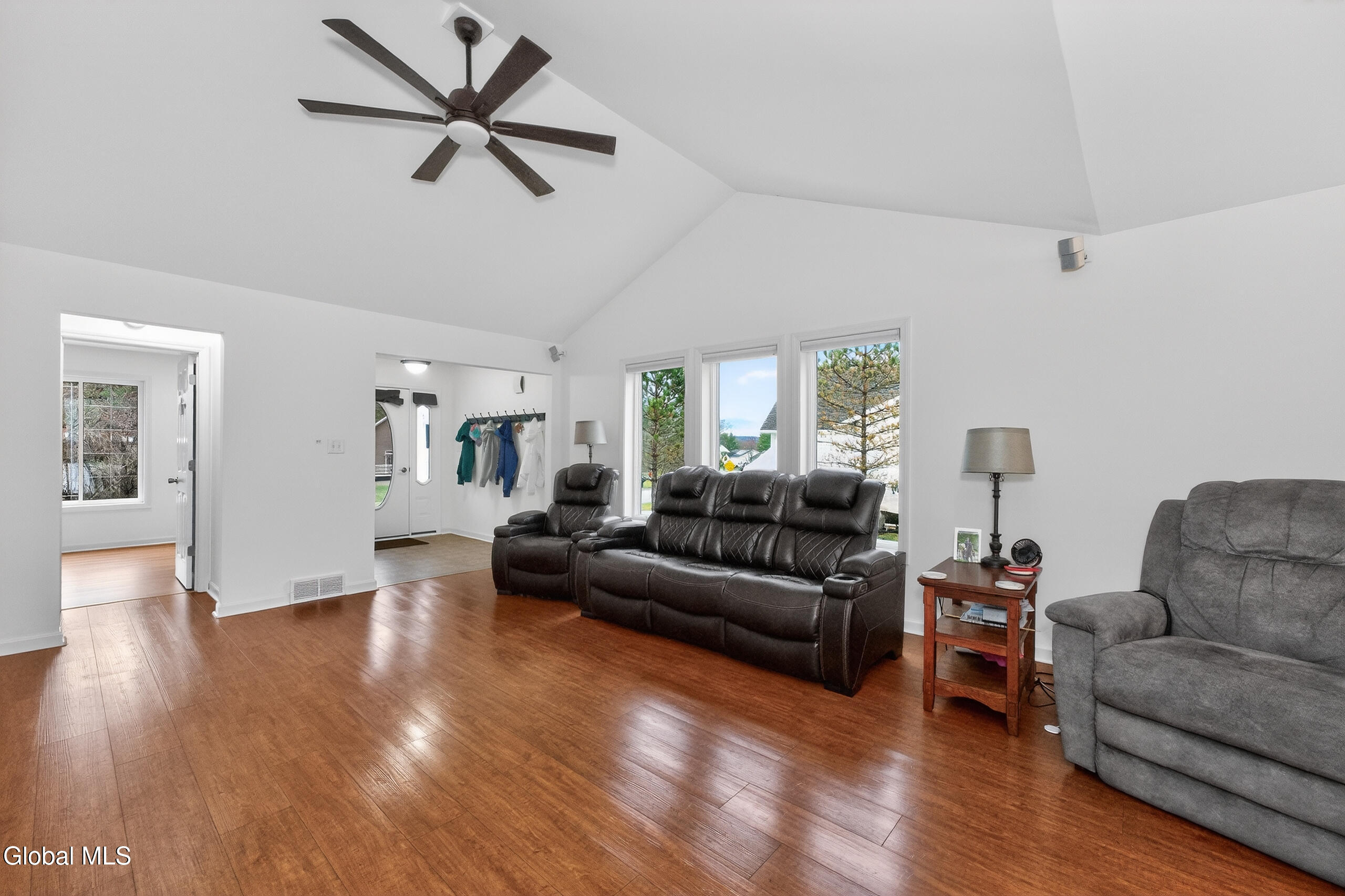 16 Glenview Drive Scotia NY 12302