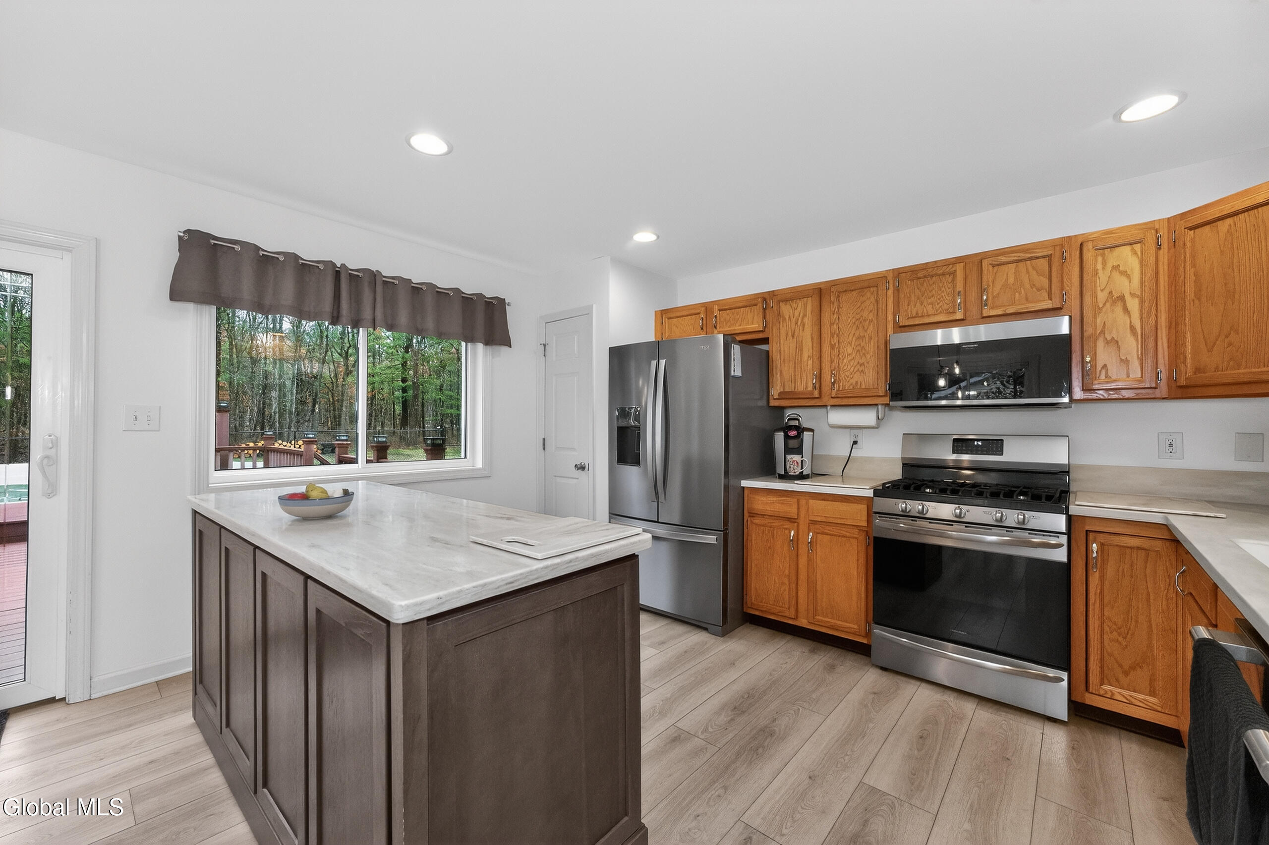 16 Glenview Drive Scotia NY 12302