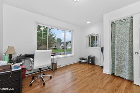 16 Glenview Drive Scotia NY 12302