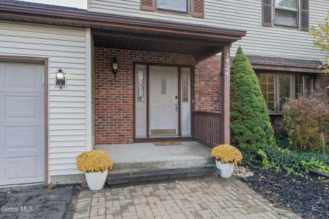 1424 Orlyn Drive Niskayuna NY 12309