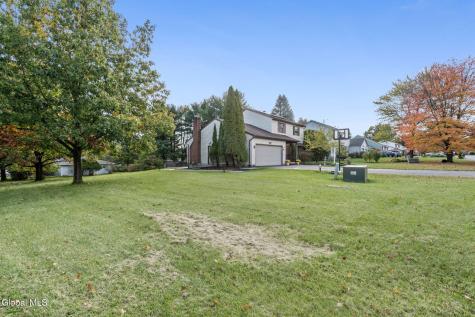 1424 Orlyn Drive Niskayuna NY 12309