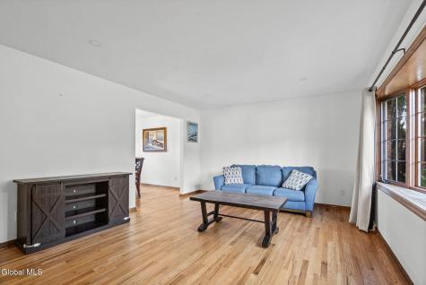 1424 Orlyn Drive Niskayuna NY 12309