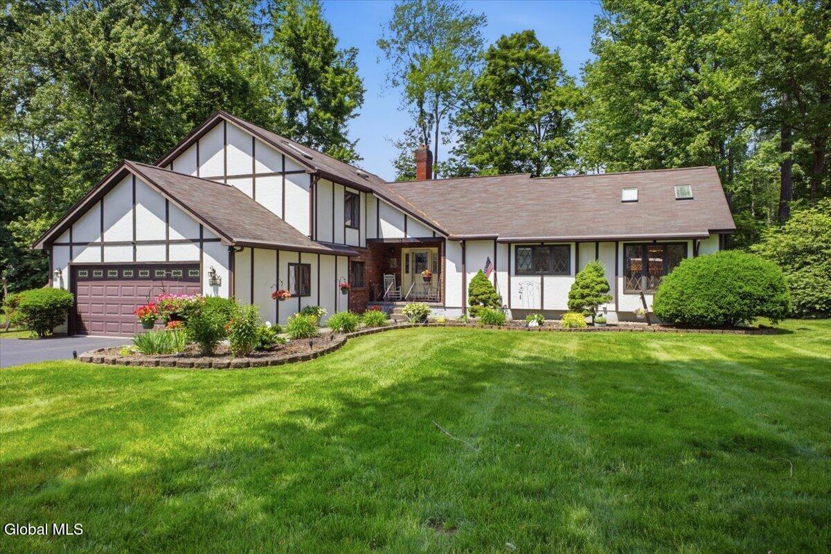 14 Cathedral Court Clifton Park NY 12065