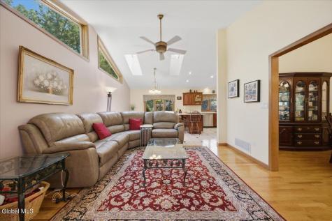 14 Cathedral Court Clifton Park NY 12065