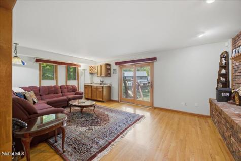 14 Cathedral Court Clifton Park NY 12065