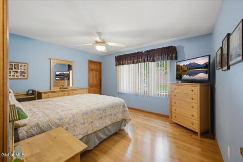14 Cathedral Court Clifton Park NY 12065