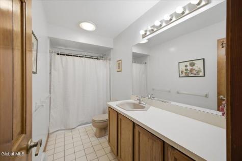 14 Cathedral Court Clifton Park NY 12065